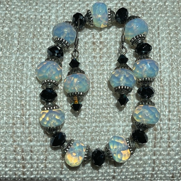 Moonstone-like Stretch Bracelet & Drop Earring Set Black Faceted Bead SilverTone - Picture 4 of 5